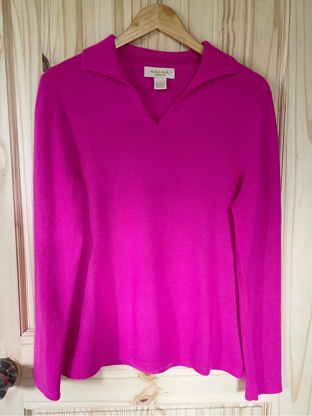 100% Cashmere Long Sleeve V- Neck Polo Sweater Bright Pink Size L Barbie Preppy